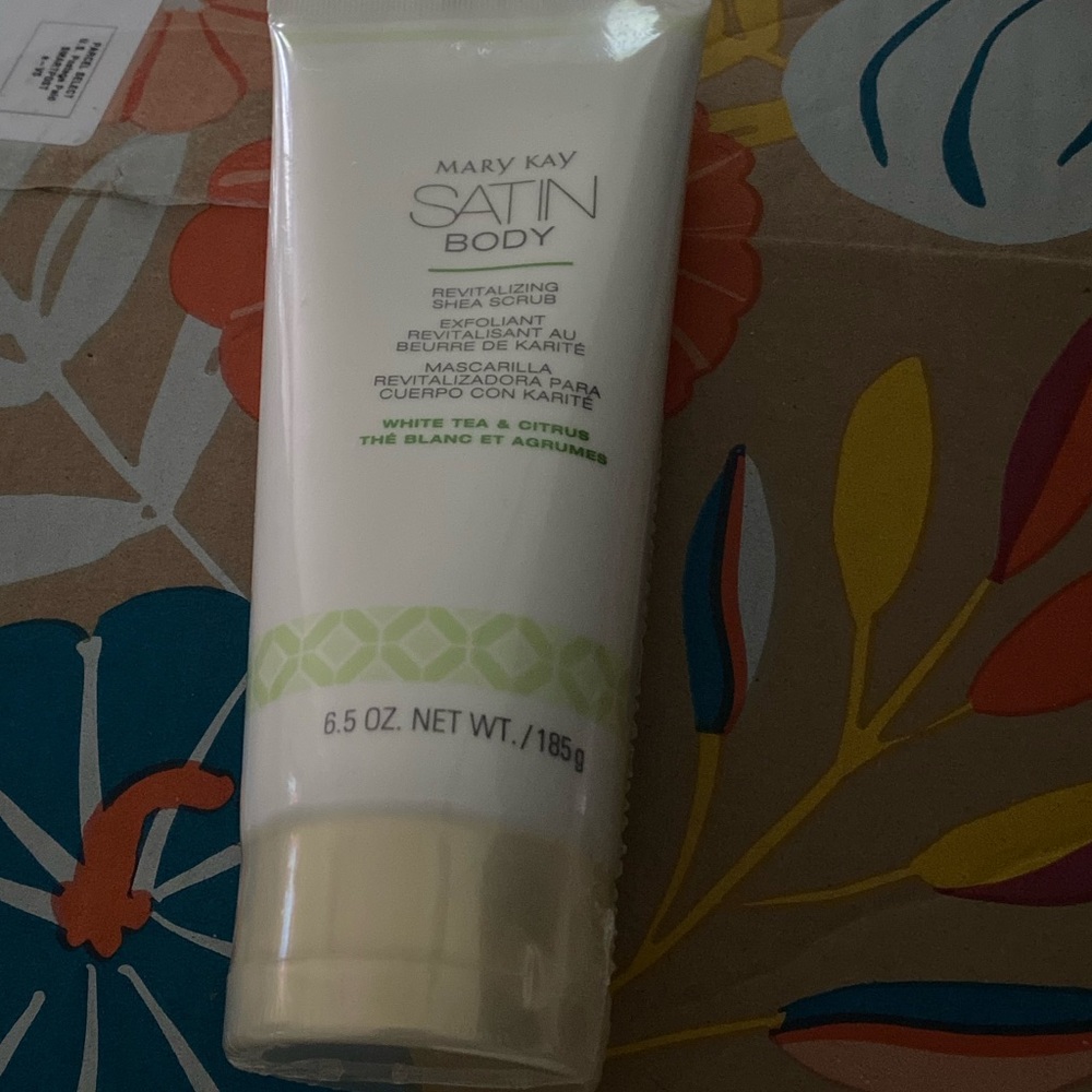 Satin body silkening Shea scrub